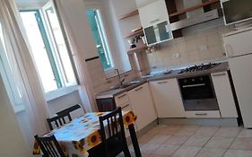 Casa Vicino Agli Imbarchi Con Parcheggio Privato